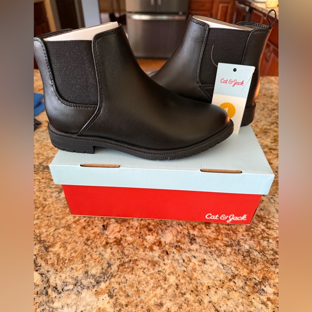 Cat & Jack Girls Black Chelsea Boots Size 1